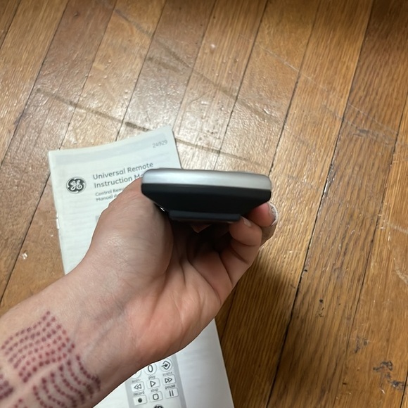 GE Silver Universal Remote Control NWOT - Picture 6 of 11